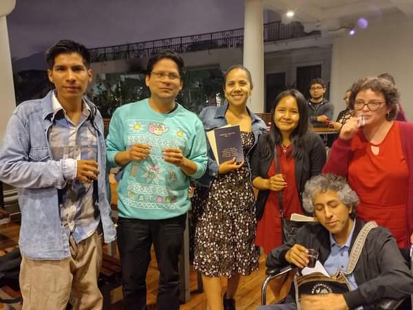 Foto grupal en la terraza de la Casa de la Literatura: Villanueva Lorenzo, Miguel Gil, Ivonne Bernuy, Giovanna Torres, Alhelí Málaga y Dagoberto Benites